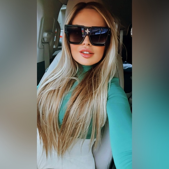 Tika's Closet! 🦋 - Picture 6 of 13